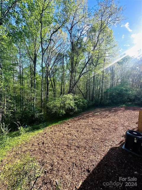 Exterior - 271 W Grayson St, Marion, NC 28752 photo 8 of 10