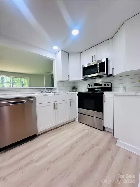 Kitchen - 271 W Grayson St, Marion, NC 28752 photo 6 of 15