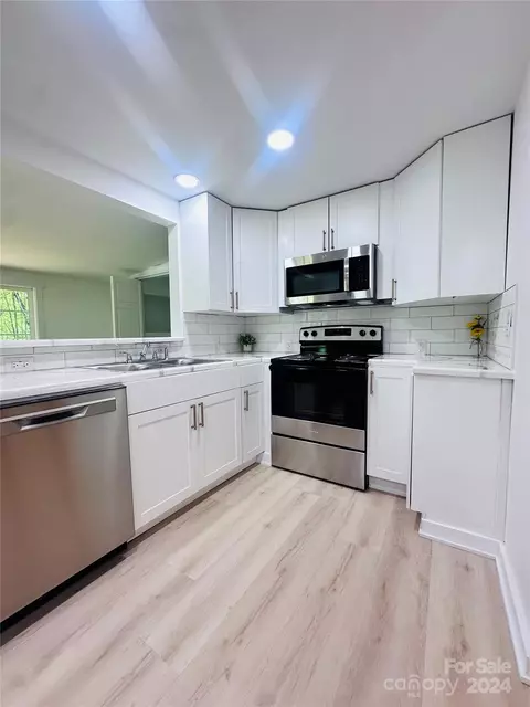 Kitchen - 271 W Grayson St, Marion, NC 28752 photo 8 of 15