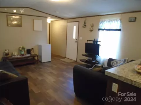 Living - 1990 Benny Dr, Conover, NC 28613 photo 2 of 2