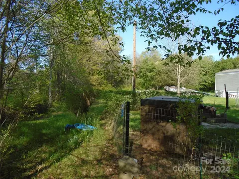 Exterior - 1990 Benny Dr, Conover, NC 28613 photo 8 of 8
