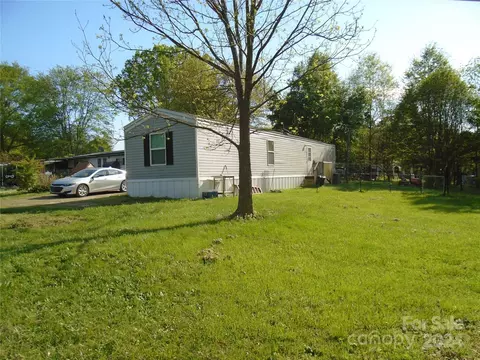 Exterior - 1990 Benny Dr, Conover, NC 28613 photo 4 of 8