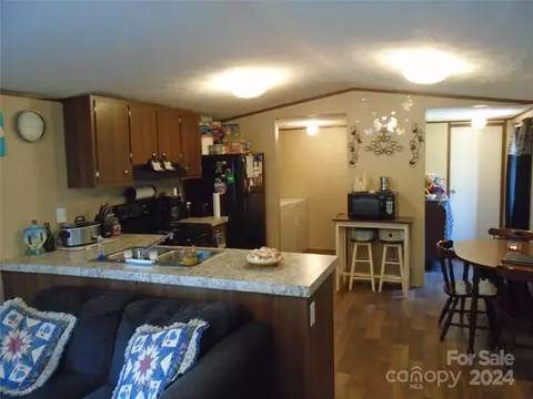 Kitchen - 1990 Benny Dr, Conover, NC 28613 photo 3 of 6