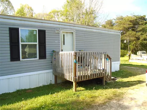 Exterior - 1990 Benny Dr, Conover, NC 28613 photo 2 of 8