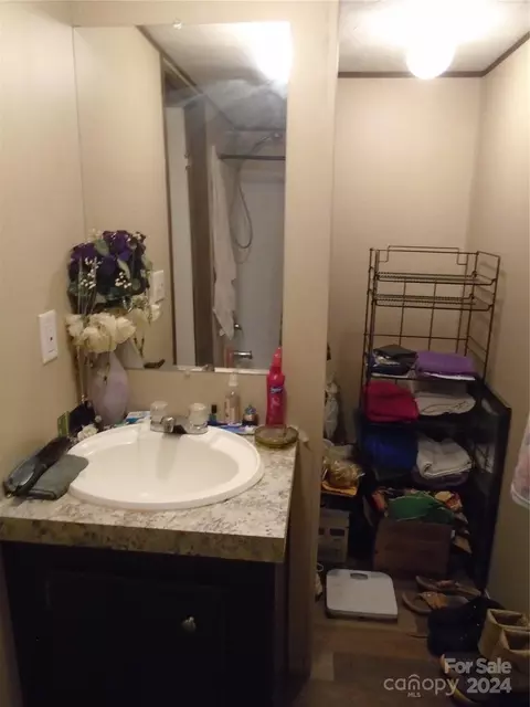 Bath - 1990 Benny Dr, Conover, NC 28613 photo 1 of 3