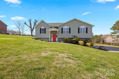 1310 Gallatin Ln, Hudson, NC 28638