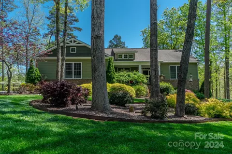 242 Aberdeen E Ct E, New London, NC 28127