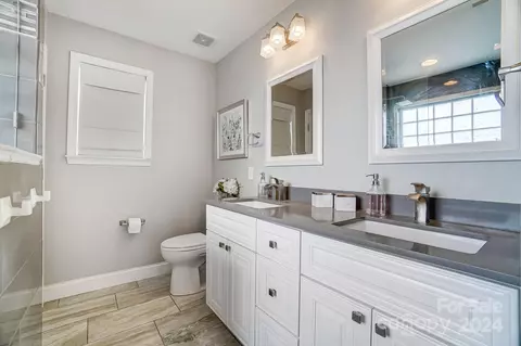 Bath - 12751 Hill Pine Rd, Midland, NC 28107 photo 2 of 5