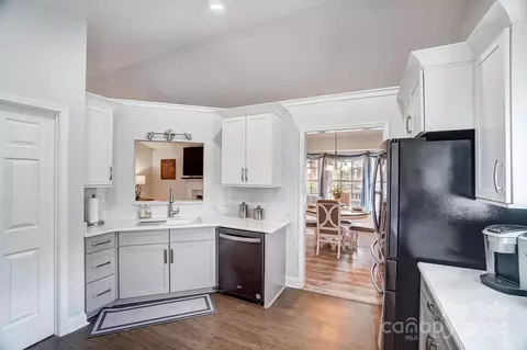 Kitchen - 12751 Hill Pine Rd, Midland, NC 28107 photo 2 of 4