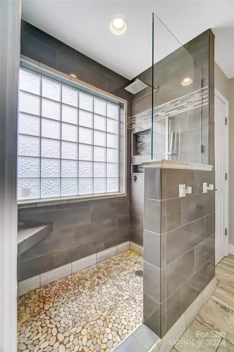 Bath - 12751 Hill Pine Rd, Midland, NC 28107 photo 4 of 5