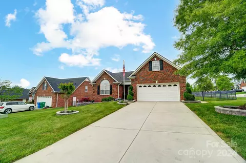 Exterior - 12751 Hill Pine Rd, Midland, NC 28107 photo 3 of 16