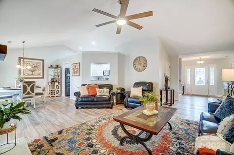 Living - 12751 Hill Pine Rd, Midland, NC 28107 photo 3 of 6