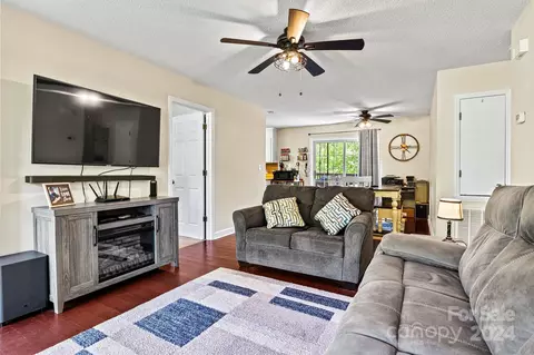 3334 Danial St, Conover, NC 28613 photo 5