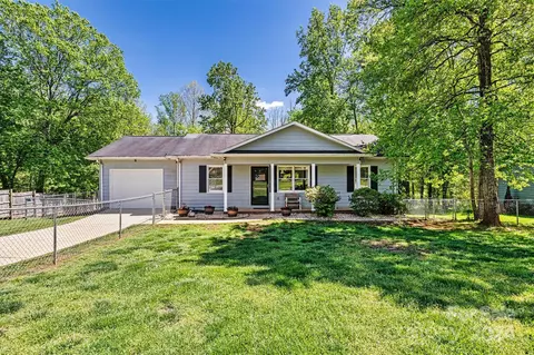 3334 Danial St, Conover, NC 28613 photo 2