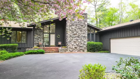 3015 Chestnut Tree Rd, Hendersonville, NC 28792