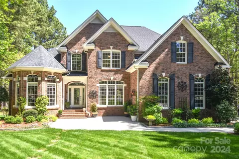 8884 Radford Ct, Sherrills Ford, NC 28673