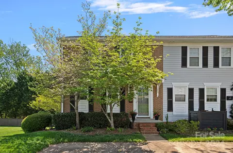 8350 Knights Bridge Rd, Charlotte, NC 28210