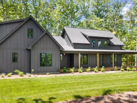 149 Shep Dr, Mills River, NC 28759