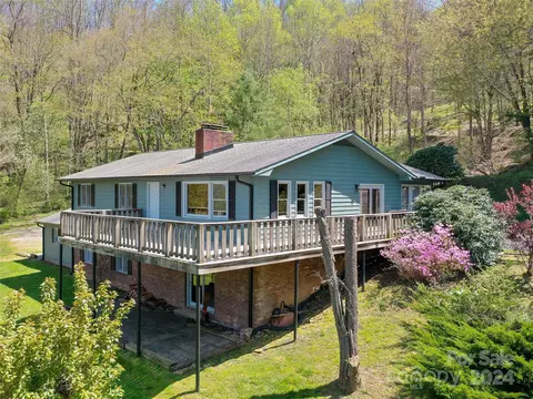 1110 Evergreen Farm Cir, Waynesville, NC 28786