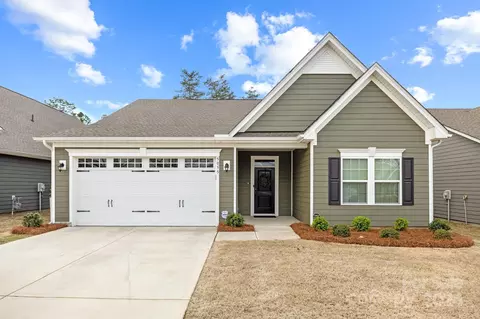 5055 Summer Surprise Ln, Charlotte, NC 28215