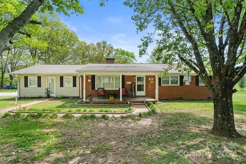 671 Low Bridge Rd, Iron Station, NC 28080