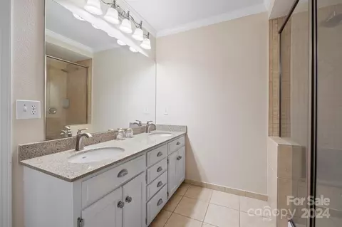 Bath - 11611 Terrill Ridge Dr, Davidson, NC 28036 photo 2 of 4
