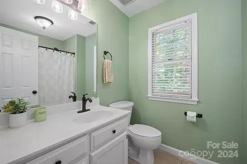 Bath - 11611 Terrill Ridge Dr, Davidson, NC 28036 photo 4 of 4
