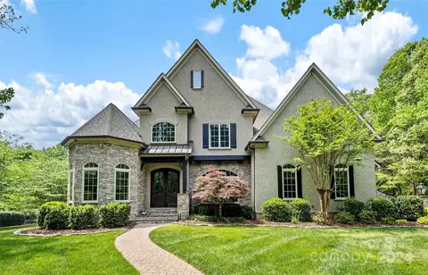 6551 Silver Fox Rd, Charlotte, NC 28270