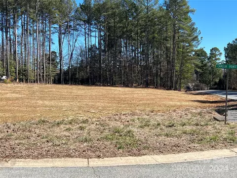 2610 Camelia Pointe Dr, Sherrills Ford, NC 28673
