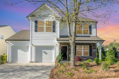 2300 Marthas Ridge Dr, Statesville, NC 28625