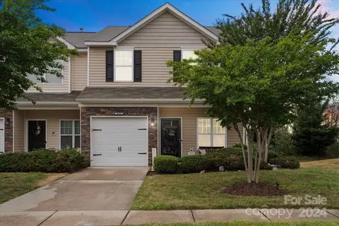 10329 Bunclody Dr, Charlotte, NC 28213