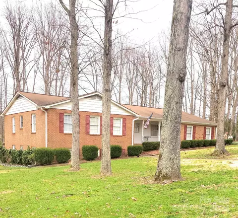 1115 Oak Hill Dr, Monroe, NC 28112