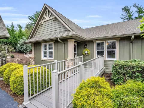 500 Fox Den 401 Ct #401, Hendersonville, NC 28792