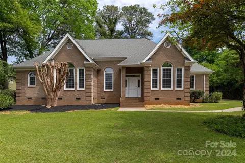 1675 Huntcliff Dr, Rock Hill, SC 29732