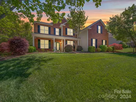 4820 Sandtyn Dr, Waxhaw, NC 28173