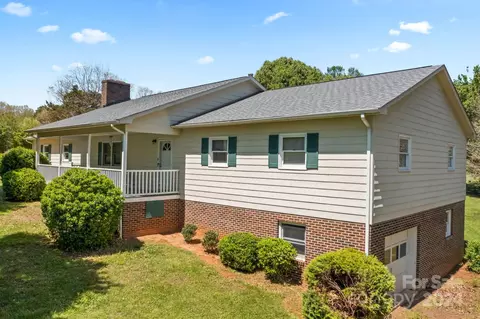 3298 Friendly Park Rd, Lenoir, NC 28645