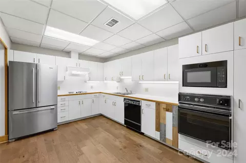 Kitchen - 101 Berry Mountain Rd, Cramerton, NC 28032 photo 5 of 5
