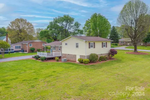 Exterior - 1603 2nd Ne St NE, Conover, NC 28613 photo 7 of 9