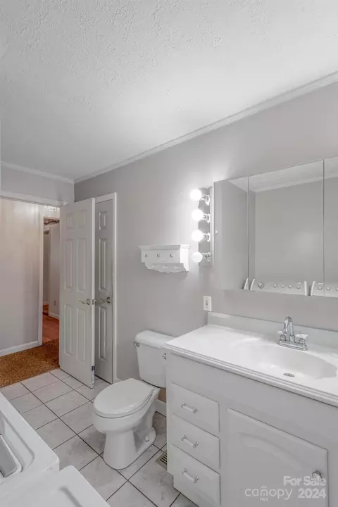 Bath - 1603 2nd Ne St NE, Conover, NC 28613 photo 1 of 2
