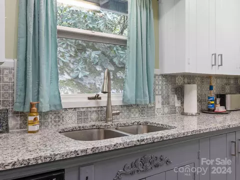 Kitchen - 159 Jervey Rd, Tryon, NC 28782 photo 4 of 5