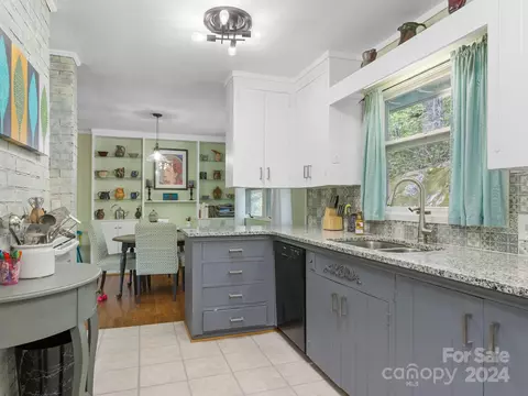Kitchen - 159 Jervey Rd, Tryon, NC 28782 photo 3 of 5
