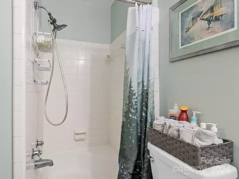 Bath - 159 Jervey Rd, Tryon, NC 28782 photo 2 of 3