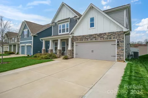 190 Longleaf Dr, Mooresville, NC 28117