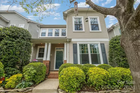 Exterior - 18733 Ruffner Dr, Cornelius, NC 28031 photo 7 of 10