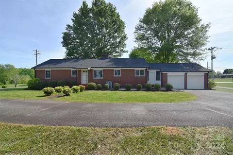 1820 E Maiden Rd, Maiden, NC 28650