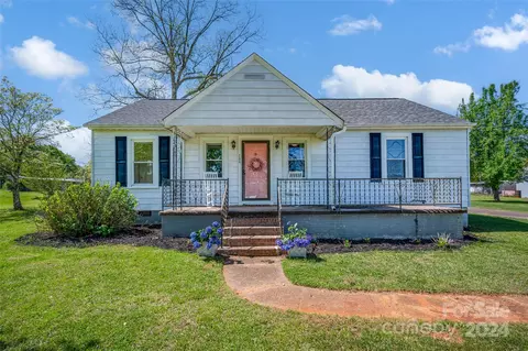 734 Mount Olive Church Rd, Newton, NC 28658