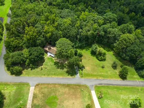 3374 Broach Dr, Catawba, SC 29704