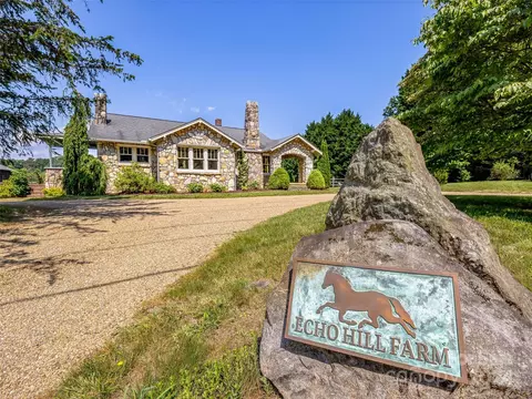 529 Pace Rd, Hendersonville, NC 28792