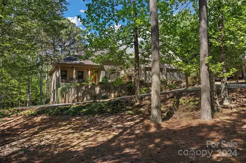 5040 Harbor View E Dr E, Granite Falls, NC 28630