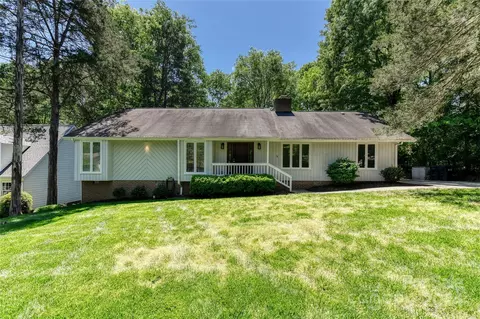2633 Fernbank Dr, Charlotte, NC 28226